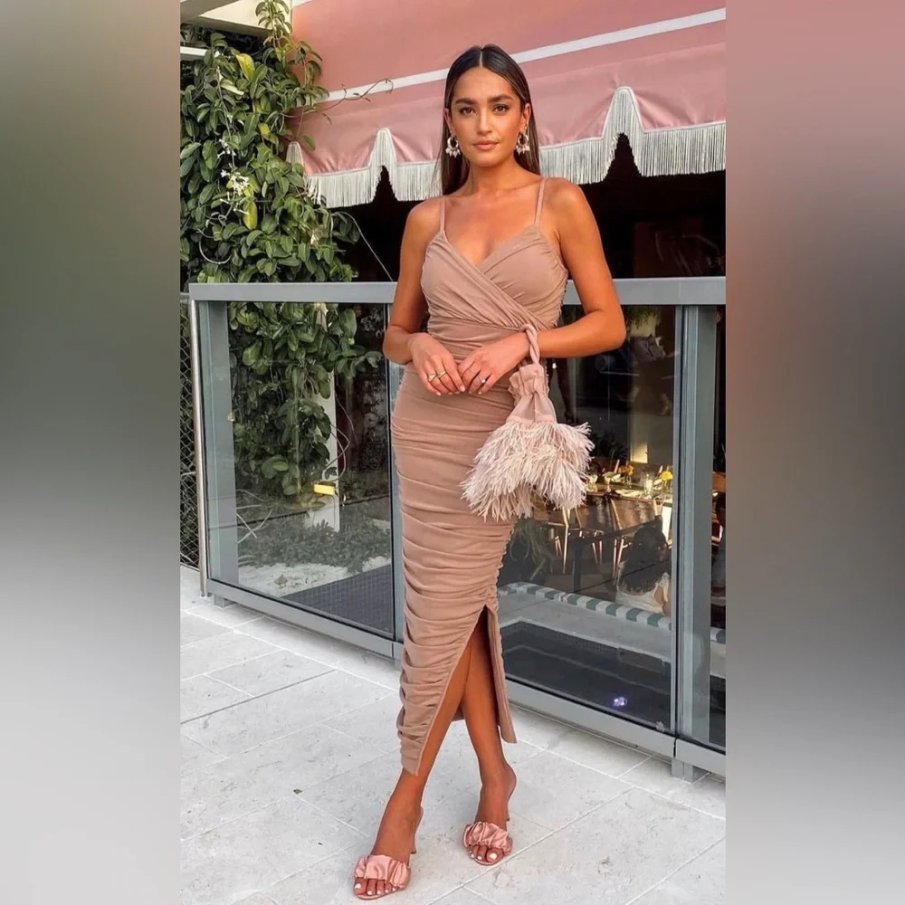 Elliatt Pippa Dress, Nude/Mocha Size M Ruched Bodycon Midi Dress - Picture 2 of 8